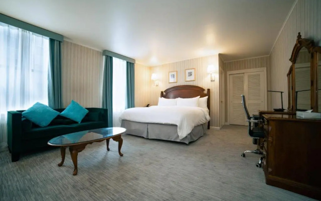 Hotel Stanford
