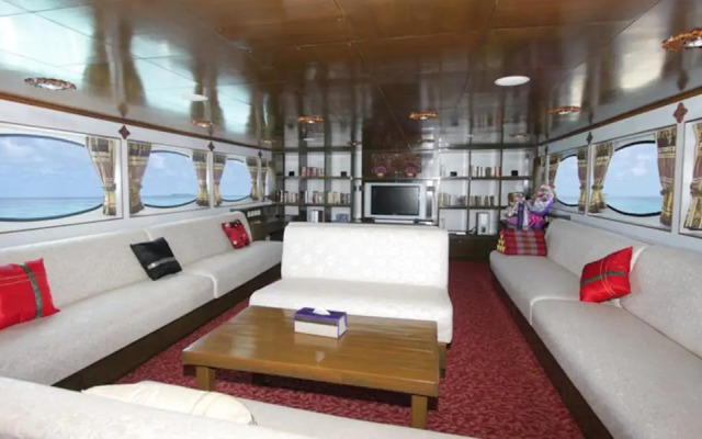 M/v Pawara Luxury Live Aboard Dive Cruise