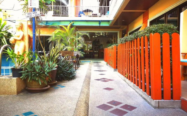 Seven Seas Hotel