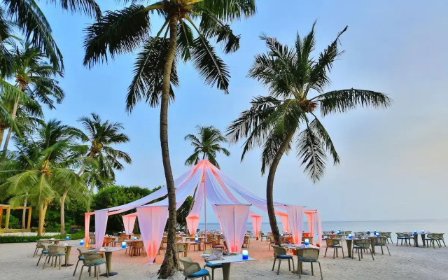 Dusit Thani Maldives Resort