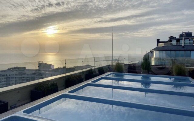 S Basseynom ZHK Metropol Apartments
