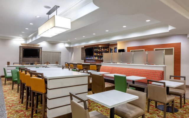 La Quinta Inn & Suites by Wyndham Houston Channelview