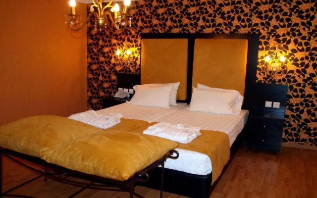 Delphi Art Hotel
