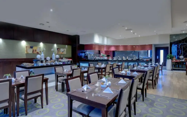 Отель Millennium Central Downtown