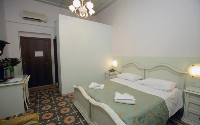 Hotel Desiree
