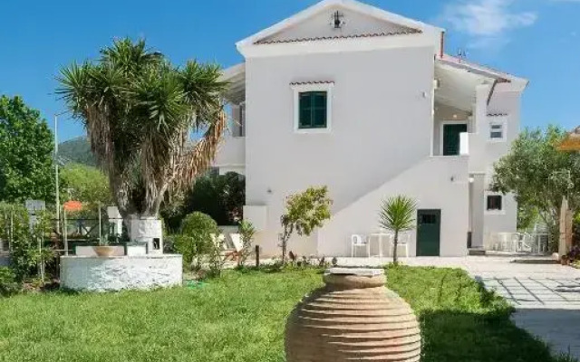 Marias Seaside Apartments