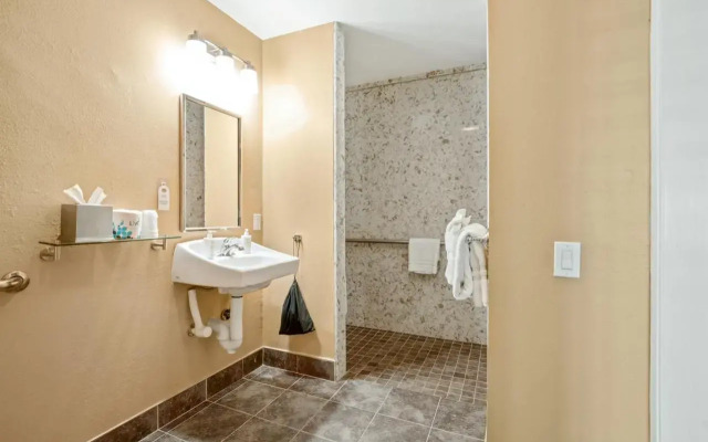 Marin Suites Hotel