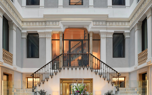 H10 Urquinaona Plaza