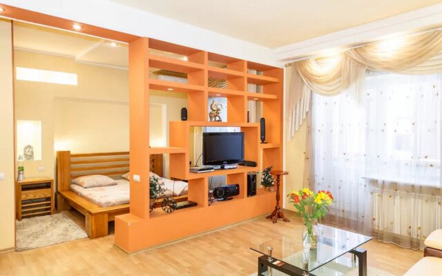 On Soborniy 177 Huge 1room Luxury Apartments