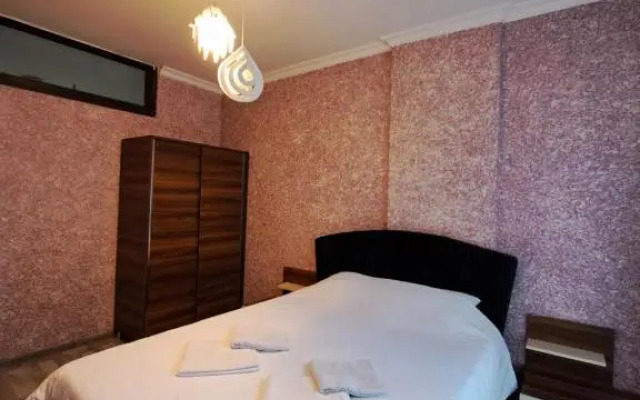 Karvi Hostel & Suites