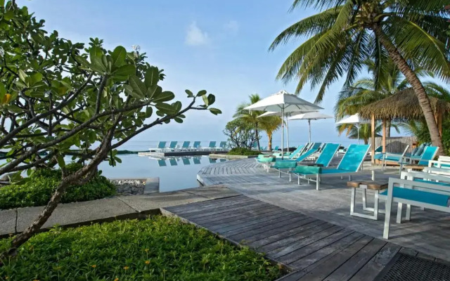 Constance Moofushi All Inclusive Hotel