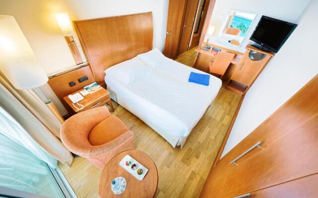 Bull Reina Isabel & Spa Hotel