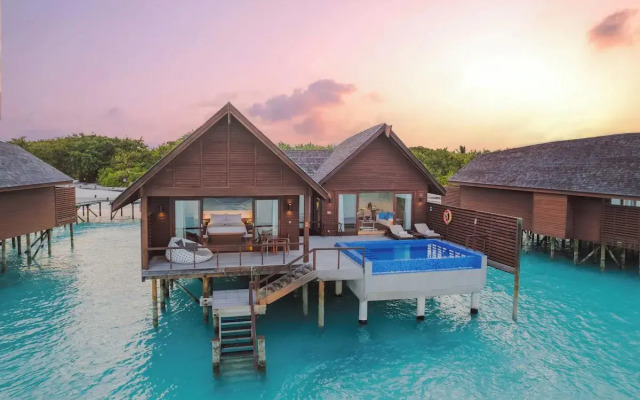 Hideaway Beach Resort & Spa