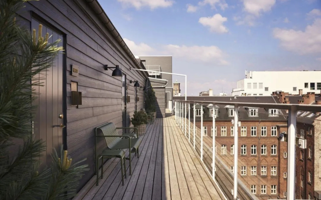 Ascot Hotel & Apartments
