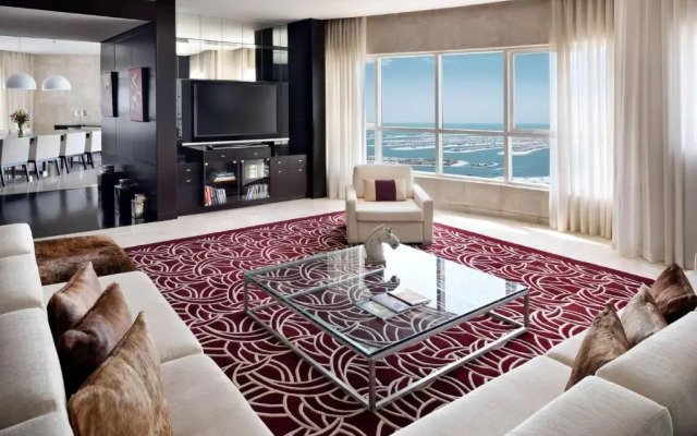 Dubai Marriott Harbour Hotel & Suites