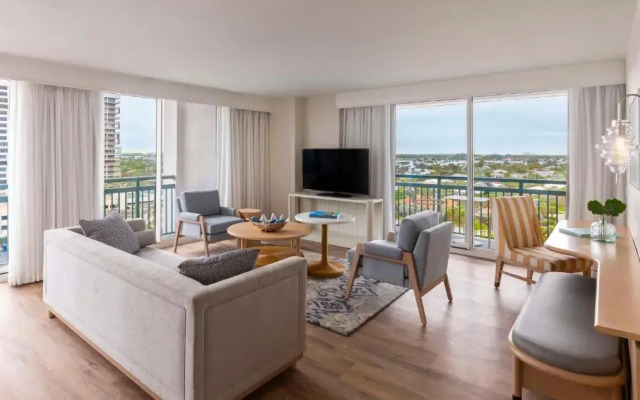 The Singer Oceanfront Resort, Curio Collection by Hilton
