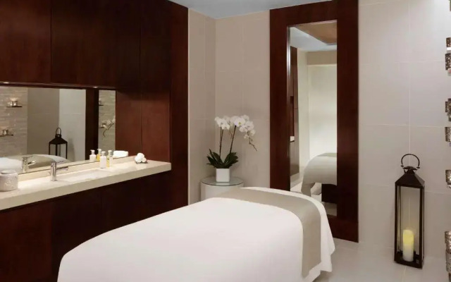Pullman Dubai Creek City Centre Hotel