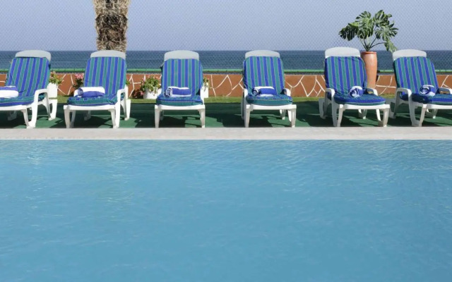 Resort Sur Beach Holiday