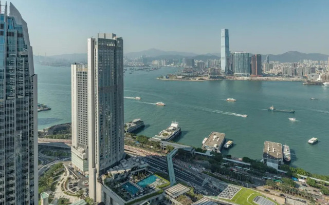 Four Seasons Hotel Hong Kong