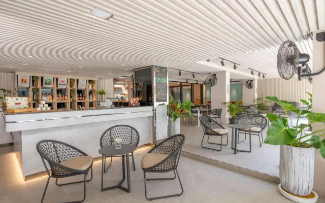 Novotel Living Bangkok Sukhumvit Legacy