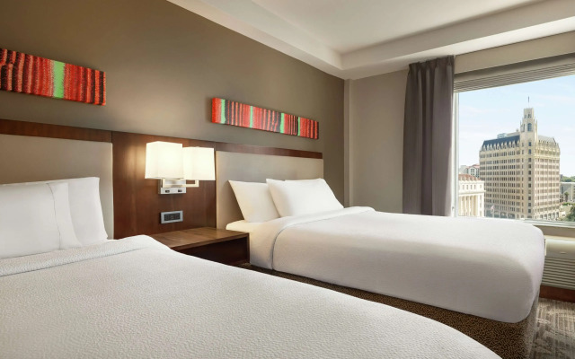 Hilton Garden Inn San Antonio Downtown Riverwalk
