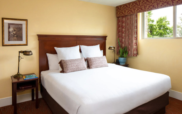 Park Lane Suites and Inn