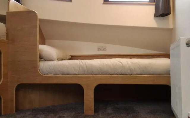 Kyle Blue Bristol - Luxury Hostel Boat
