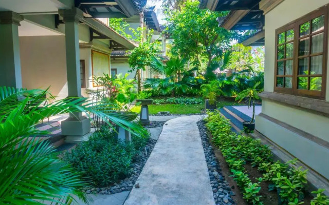 Grand Whiz Hotel Nusa Dua