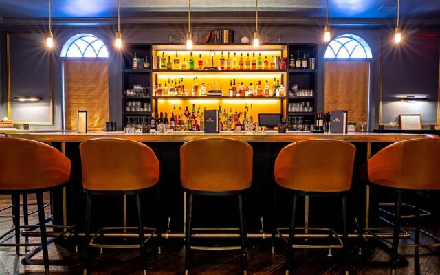 Morrison House Old Town Alexandria, Autograph Collection