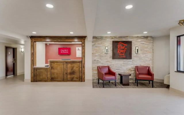 Red Roof Inn & Suites Newport – Middletown, RI