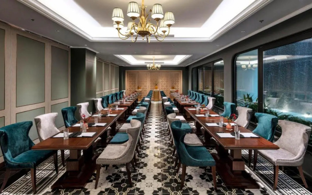 Peridot Grand Luxury Boutique Hotel