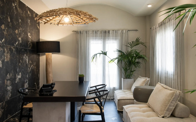 Bios Santorini Vegan - Vegetarian Boutique Hotel 