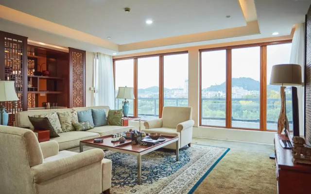 Wan Tsui Tong Riverside Hotel