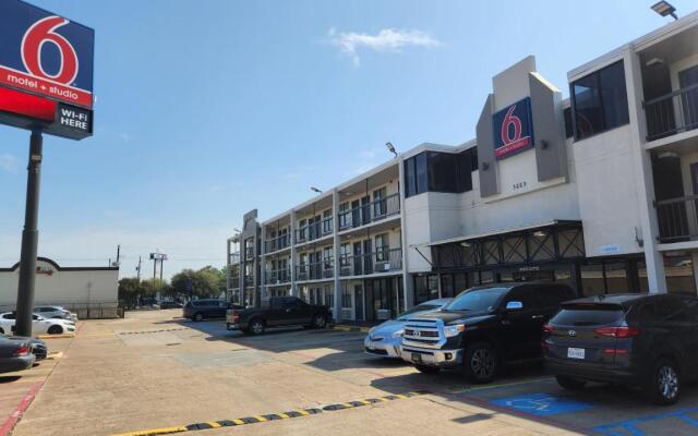 Motel 6 Houston, TX - Medical Center/NRG Stadium