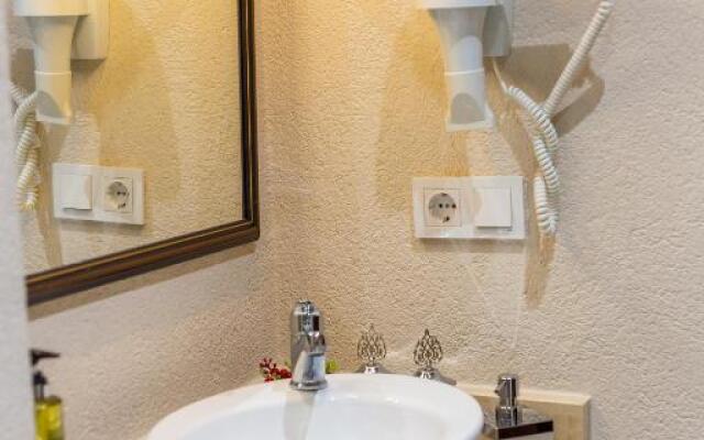 Q Suites In Old City -Best Group Hotels