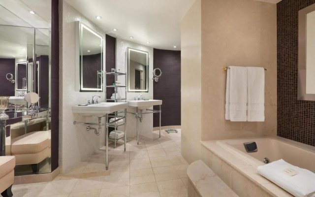 Le Centre Sheraton Montreal Hotel