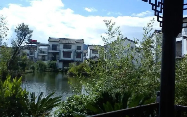Yunshangsiji Fairyland Hotel of Tengchong Jadeite