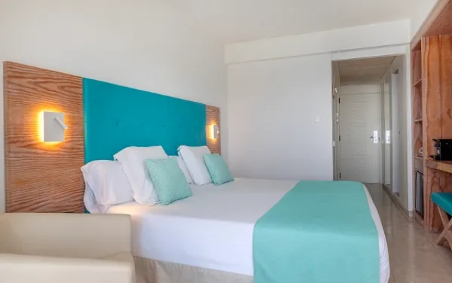 Alua Gran Camp de Mar