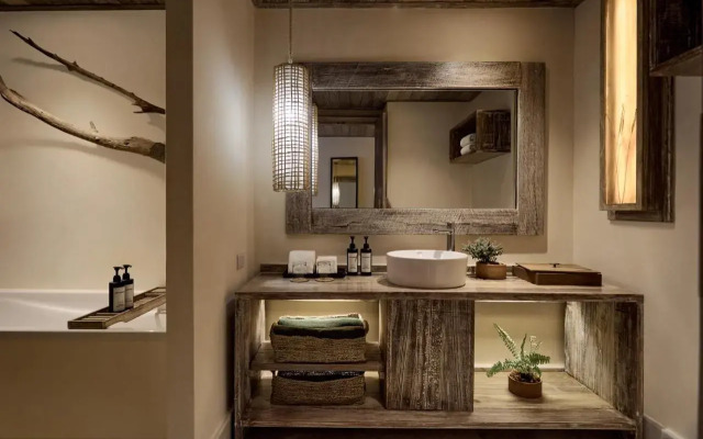 Dinso Resort & Villas Phuket, Vignette Collection by IHG