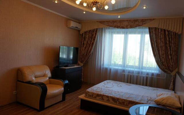 Apartment on 50 Let Oktyabrya