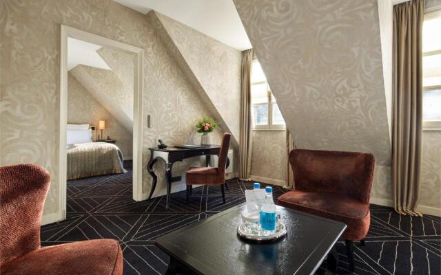 Pavillon de la Reine & Spa, Place des Vosges