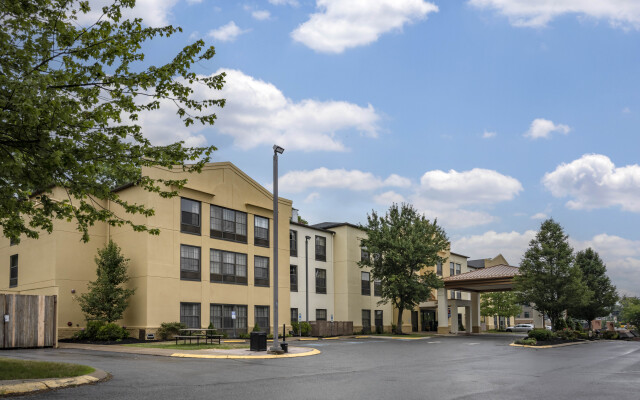 Comfort Suites near Penn State