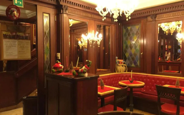 Lux Hotel