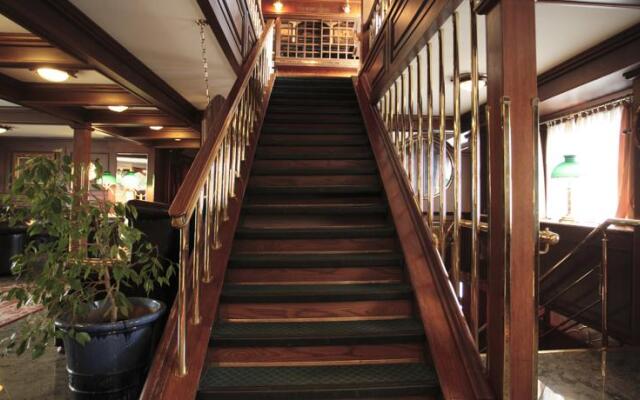 Botel Admiral