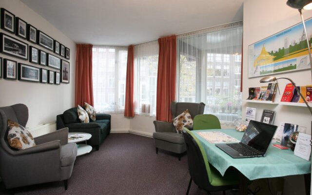 Van Onna Hotel