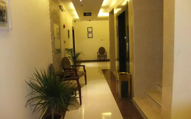 Armada Palace 1
