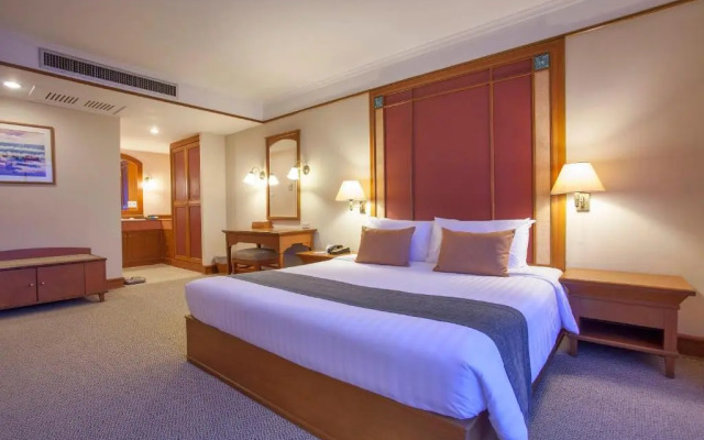 Cholchan Pattaya Beach Resort