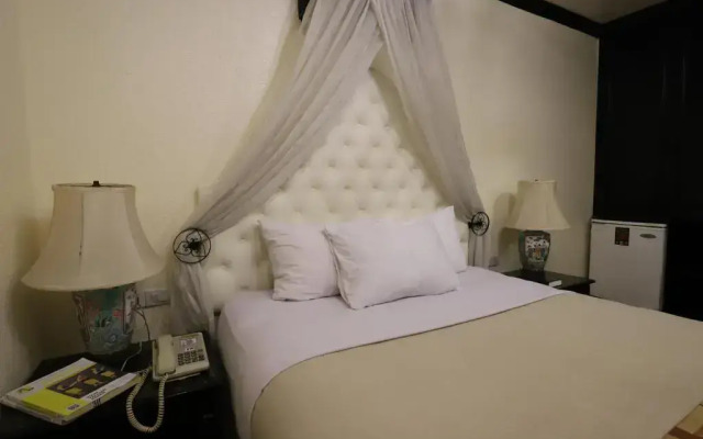 New Camelot Hotel