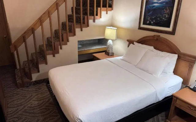 Promenade Inn & Suites Oceanfront