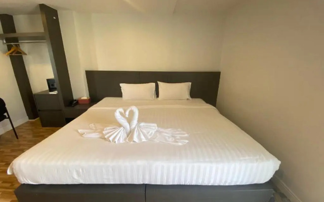 77 Patong Hotel & Spa